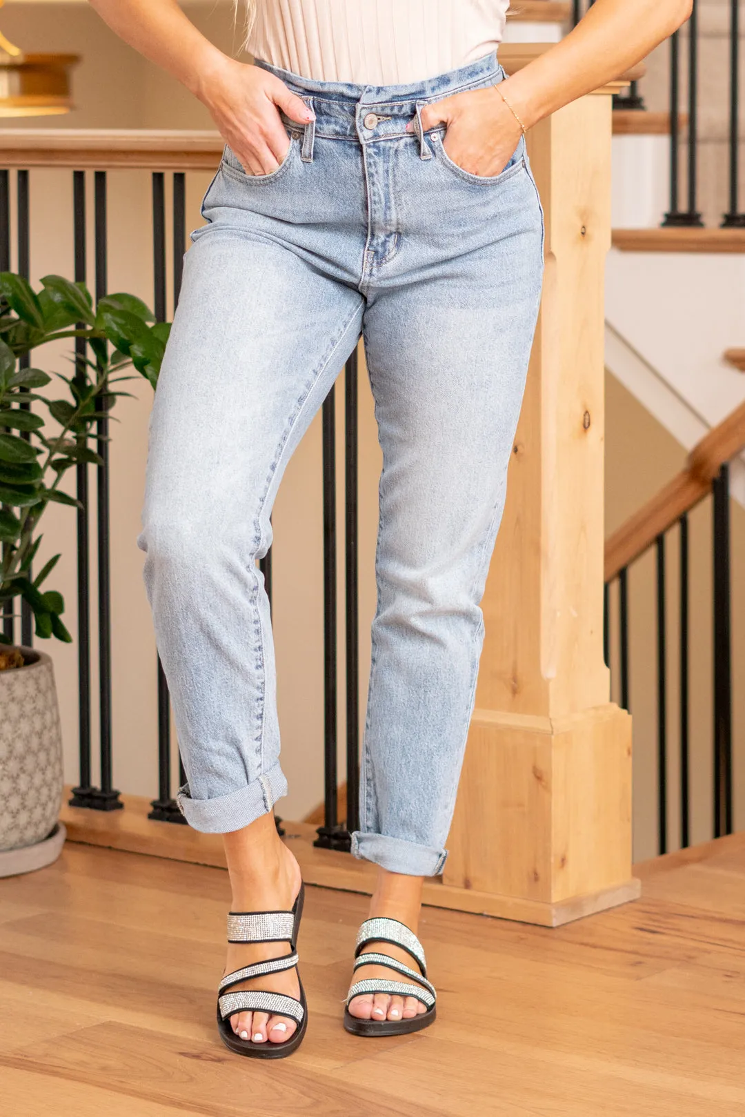 Gwen High Rise Mom Fit